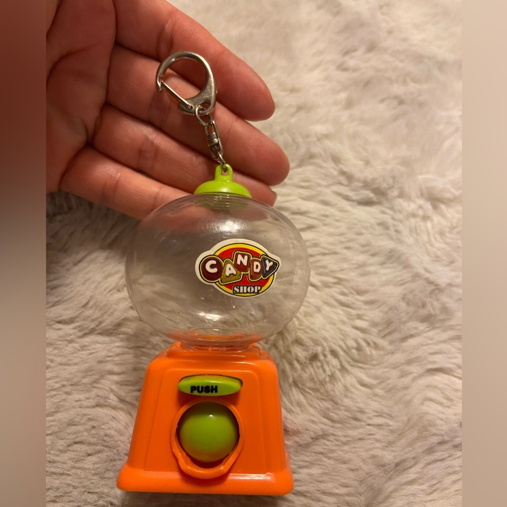 Candy shop mini gumball machine keychain refillable
